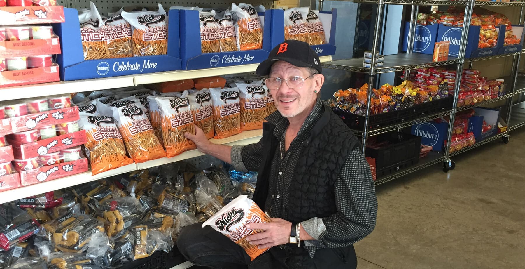 Energetic Volunteer Lights Up Gleaners Mercado Food Pantry In