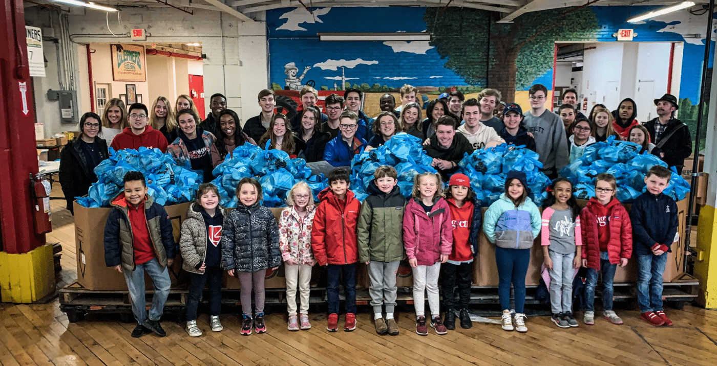 Student Volunteers from the University of Leggitt