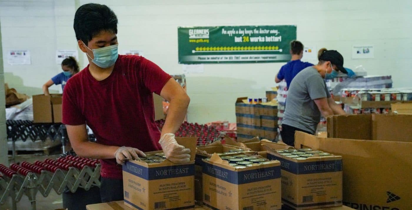 Volunteers Working in Pontiac